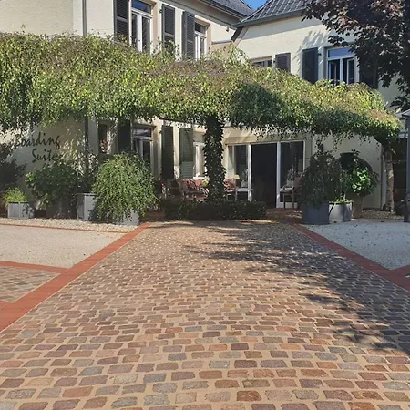 Deer House Boarding *