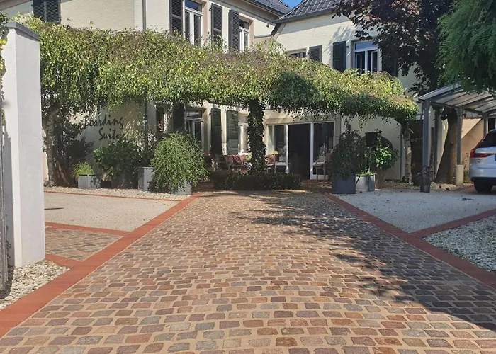 Deer House Boarding *